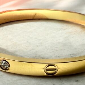 Elegant Gold Bangle Bracelet